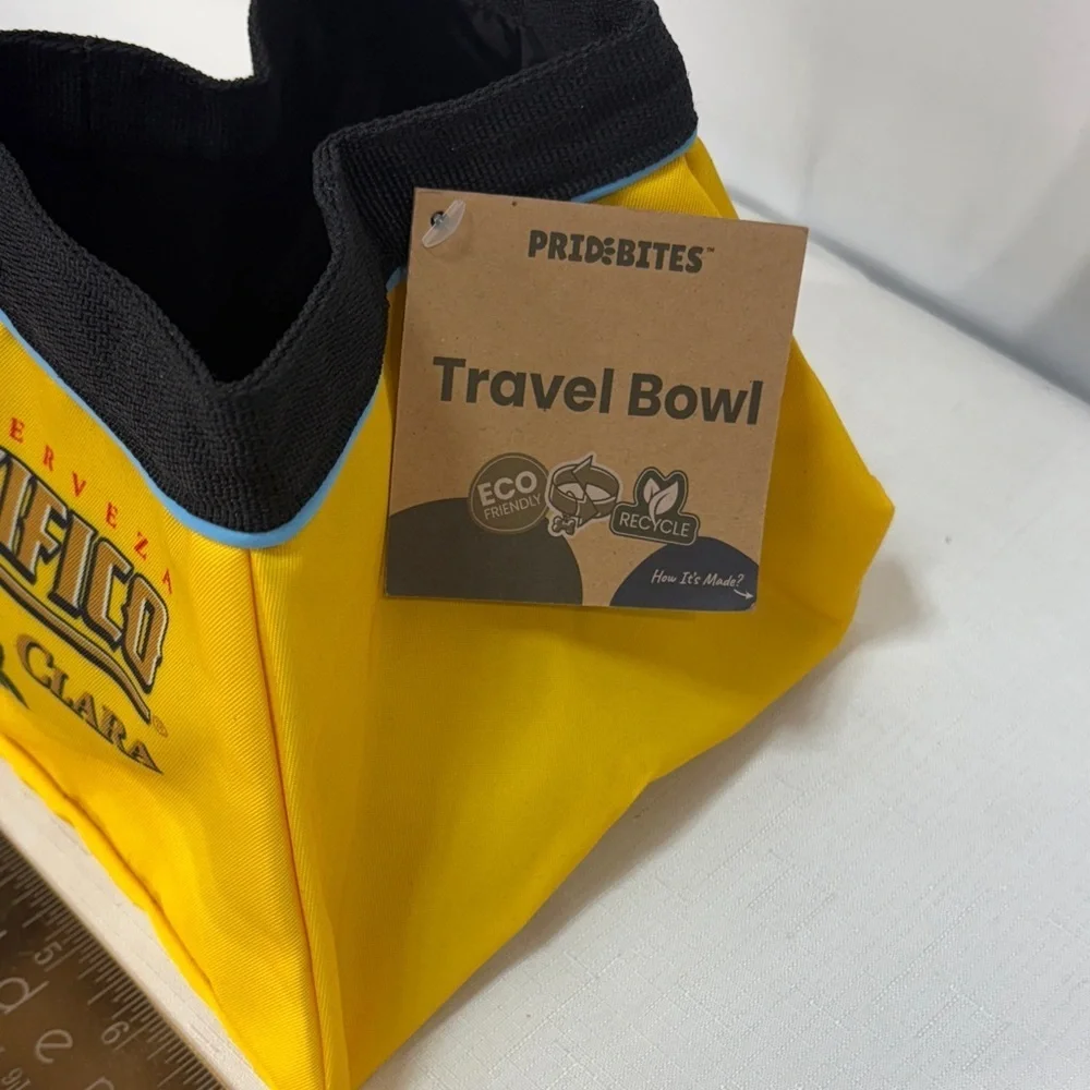 ⛵️nwt Yellow travel Dog Bowl collapsible